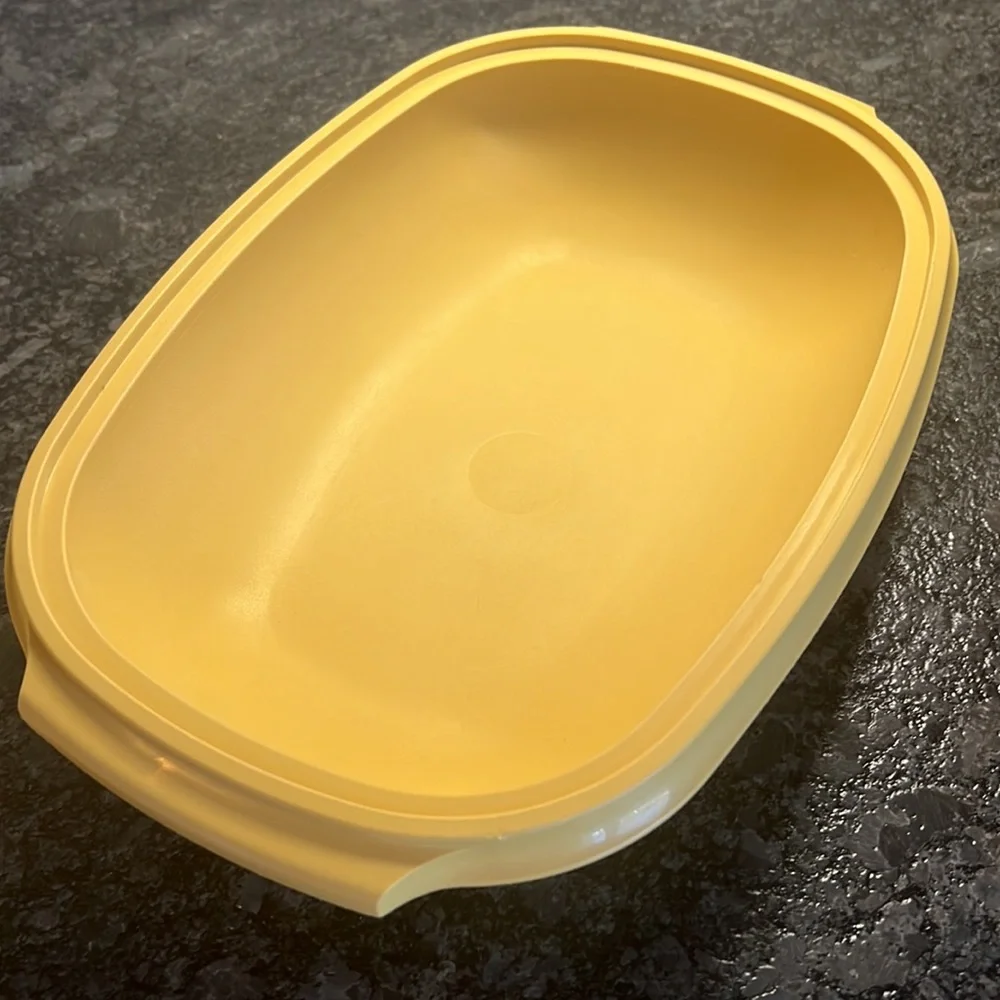 Vintage retro gold and white Tupperware microwave steamer basket with lid